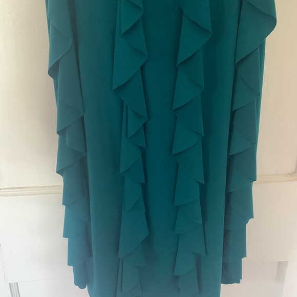 BEAUTIFUL FORMAL DRESS💚 - Picture 4 of 6